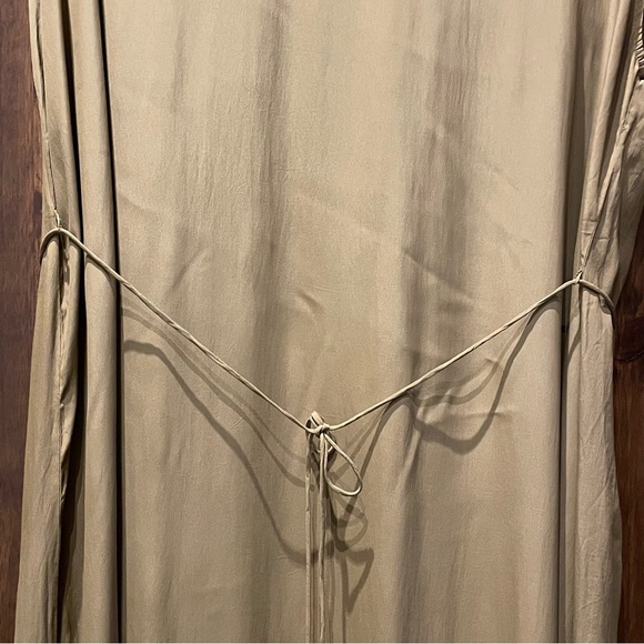 VINCE V-neck Belted Sleeveless Drape Dress - Picture 5 of 6